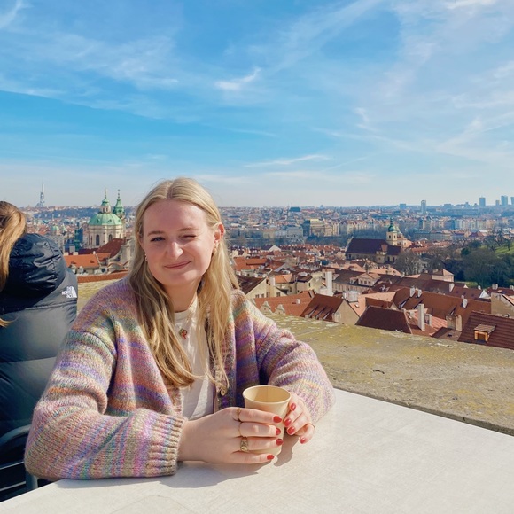 Meet your Posher, Claire - Picture 4 of 4